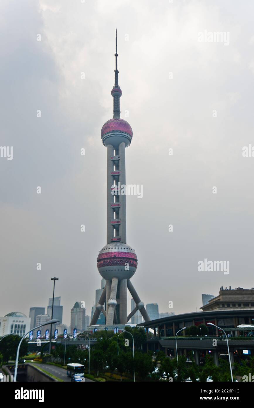 Shanghai: Oriental Pearl Tower, in Pudong district. China Stock Photo