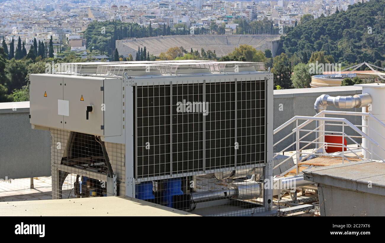 Big Air Conditioning Unit at Building Rooftop Hvac Stock Photo Alamy