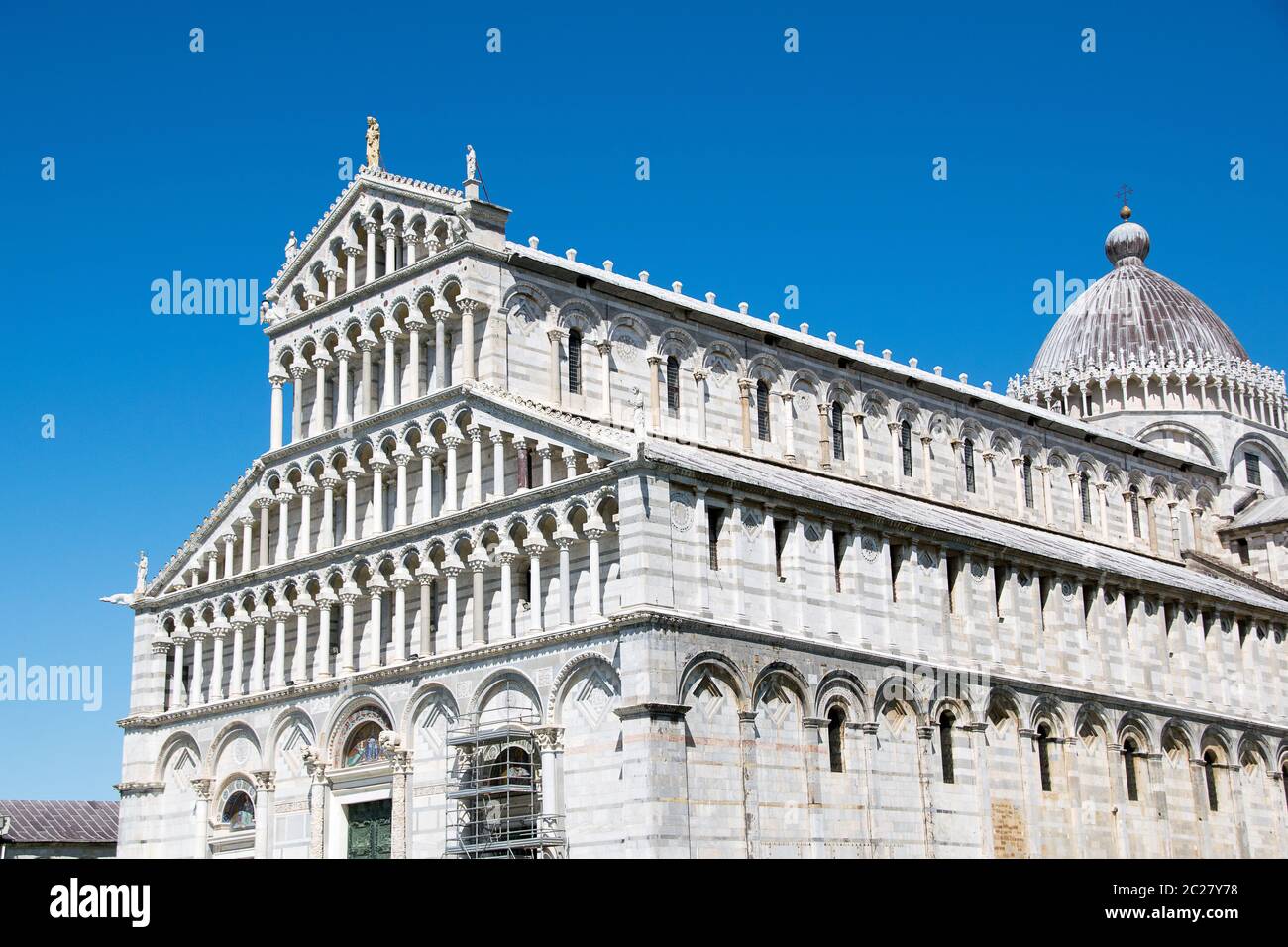 Der Dom Santa Maria Assunta beim schiefe Turm von Pisa in Italien Stock  Photo - Alamy
