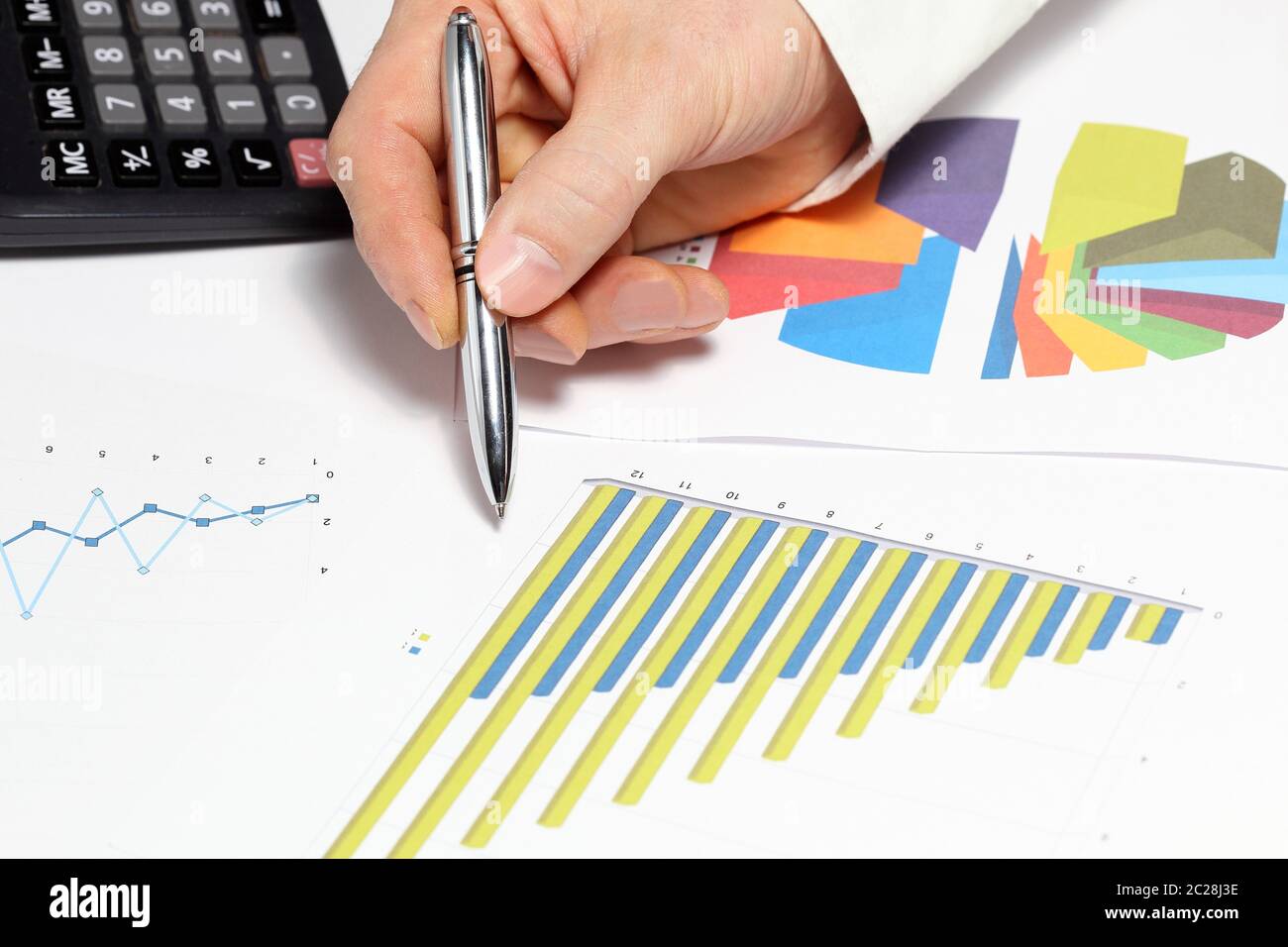 Analyzing diagram hi-res stock photography and images - Alamy