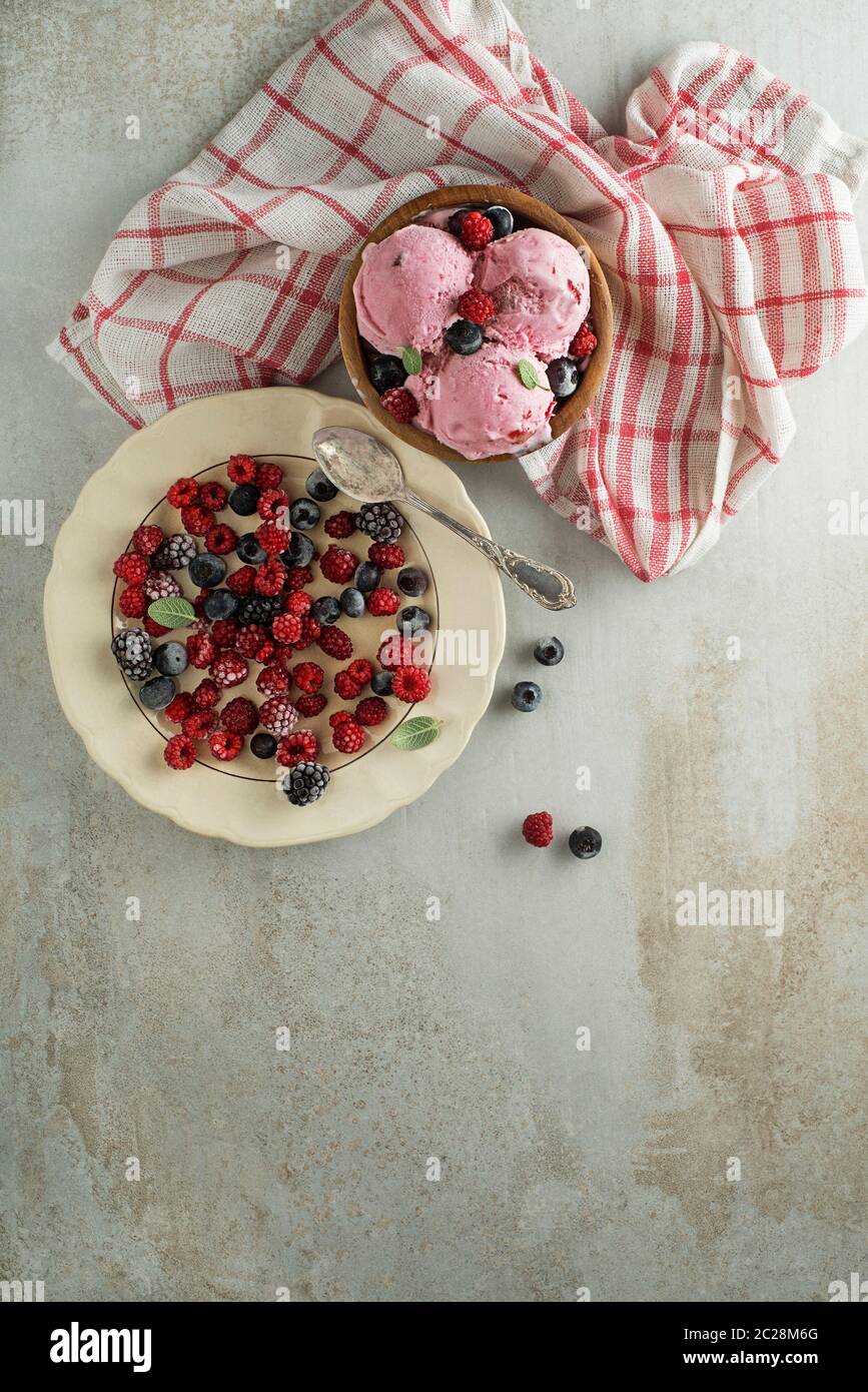 Frozen yoghurt flavours hires stock photography and images Alamy