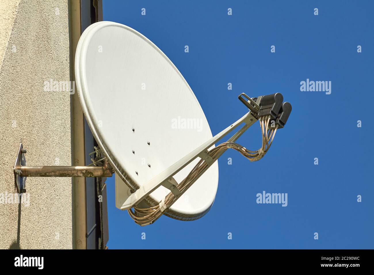 Parabolic mirror dish hires stock photography and images Alamy