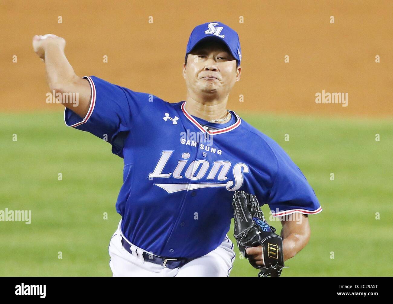 17th June S Korean Pitcher Oh Seung Hwan Oh Seung Hwan Of The Samsung Lions Pitches Against The Doosan Bears At A Korea Baseball Organization Match Held At Jamsil Baseball Stadium In Seoul