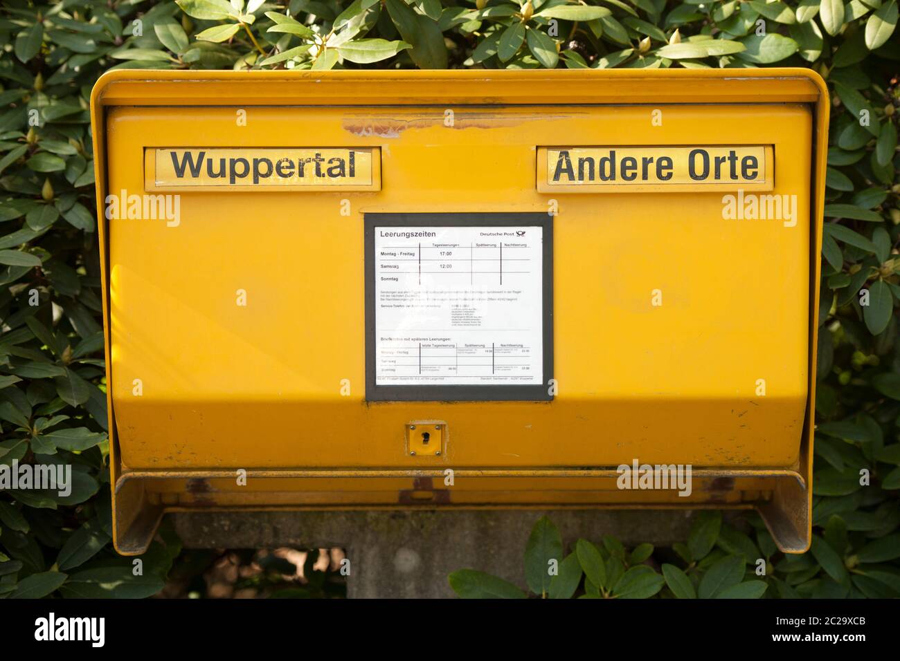 Deutsche Post Briefkasten High Resolution Stock Photography and Images -  Alamy