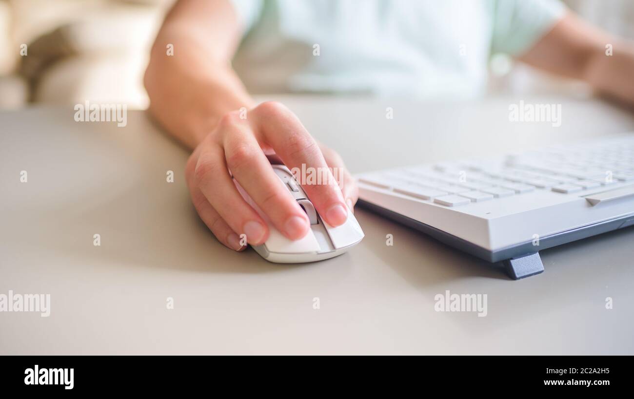 Closeup mans hands typing hi-res stock photography and images - Alamy