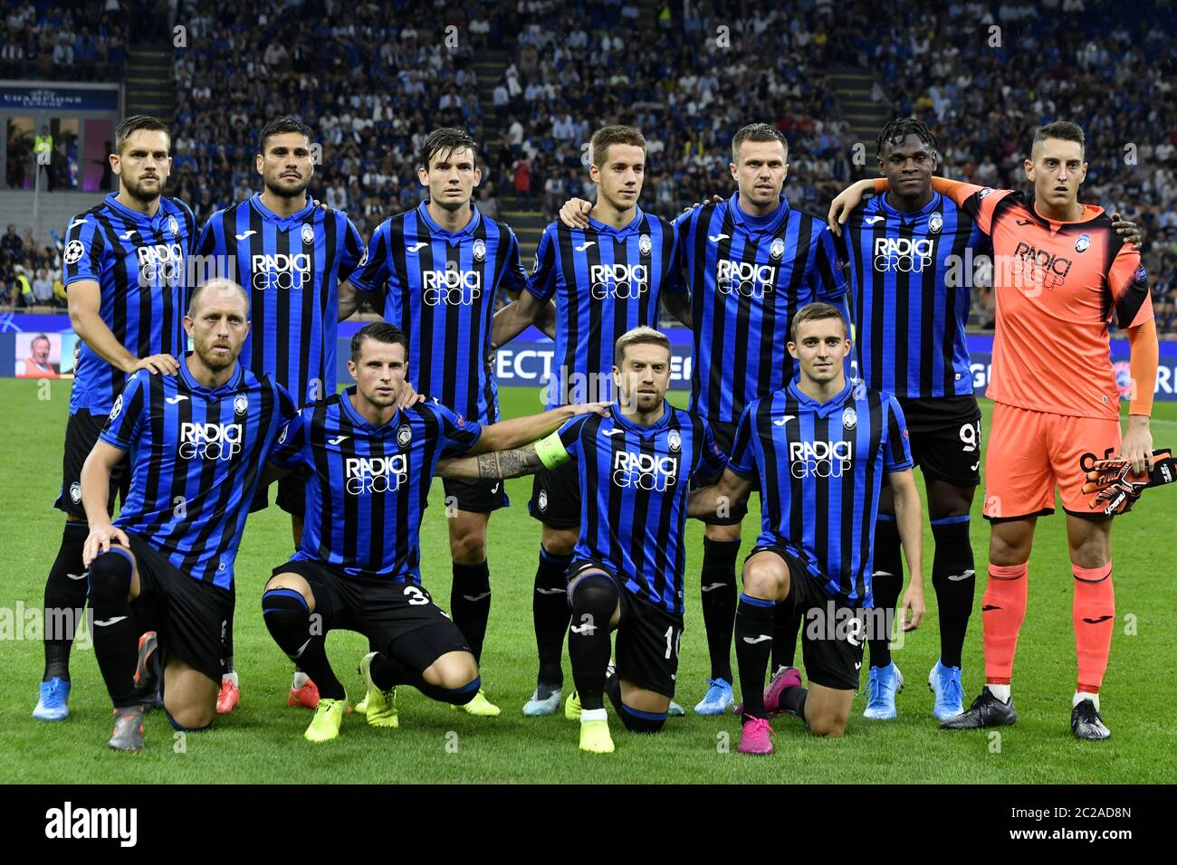 Atalanta's soccer team photo, during the UEFA Champions League match, Atalanta vs Shakhtar Donetsk, in Milan. Stock Photo