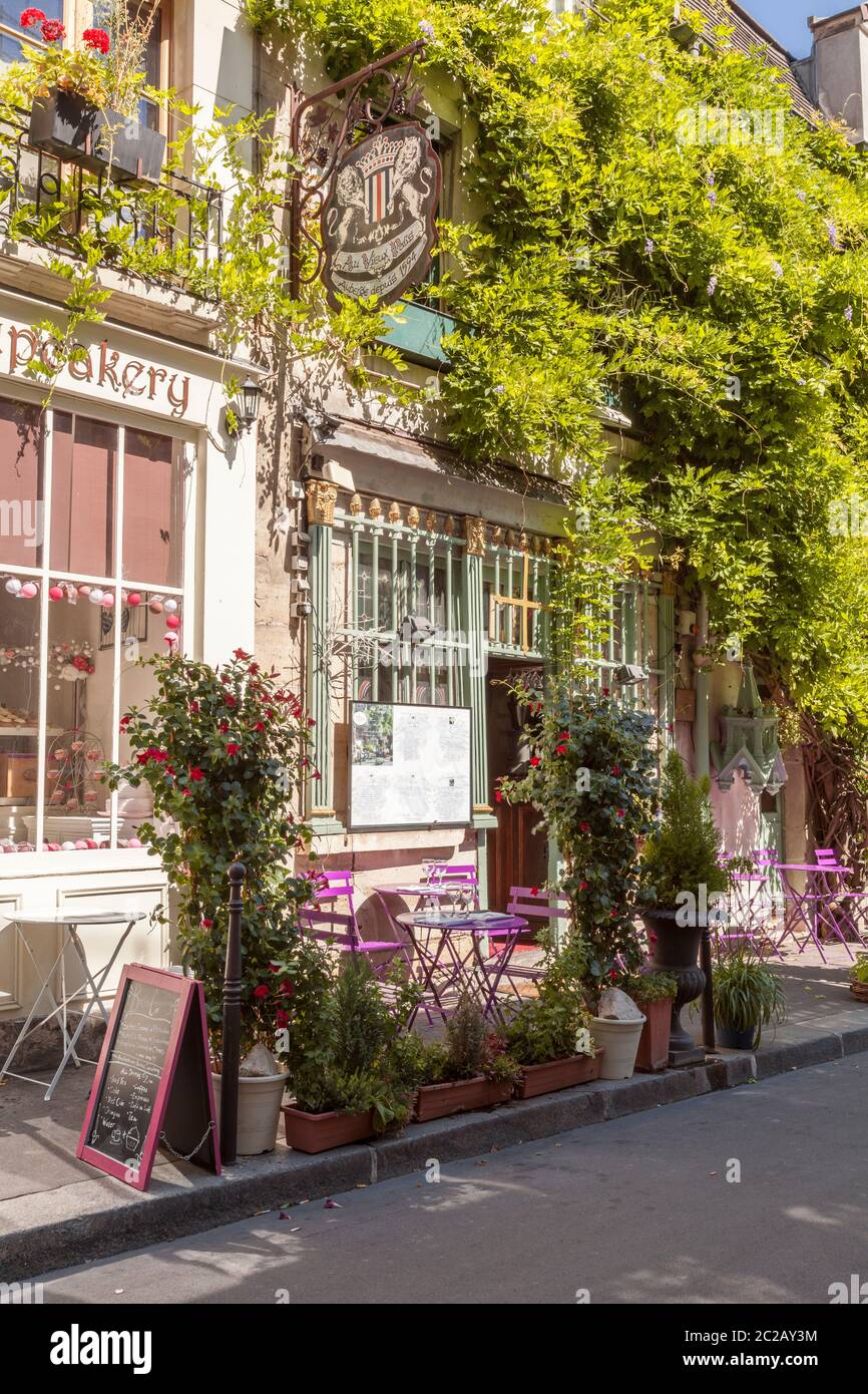 A cafe in the backstreets of Ile de la Cite. Stock Photo