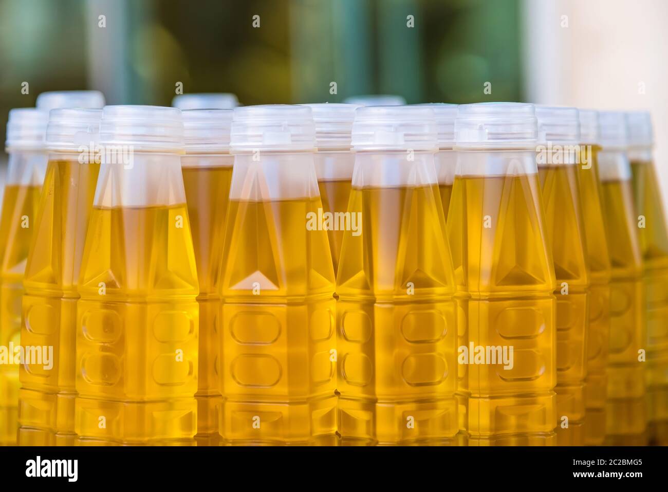 Vegetable oil made from soybeans Stock Photo Alamy