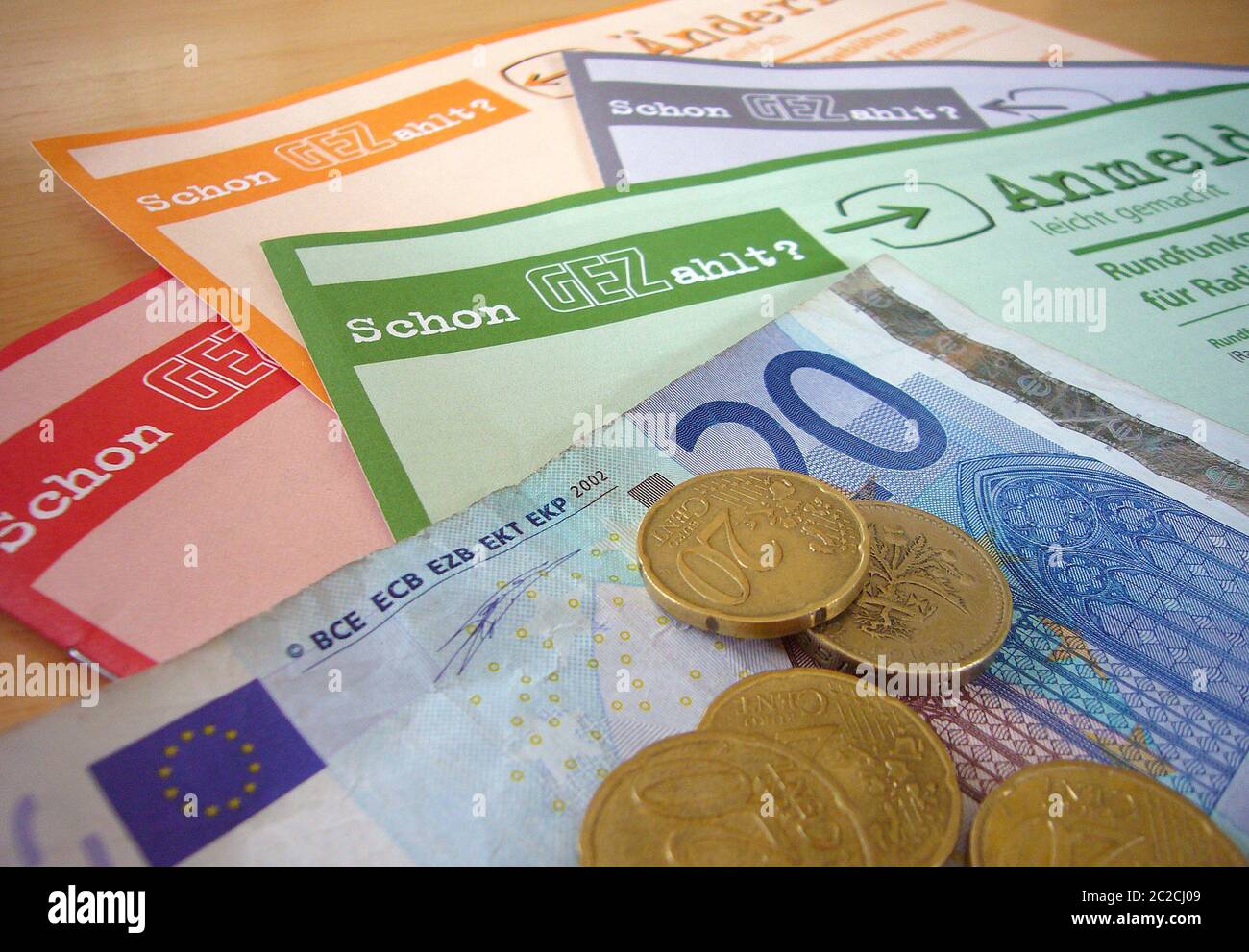 Broadcasting fee is to be increased. GEZ, contribution. Form, forms ...
