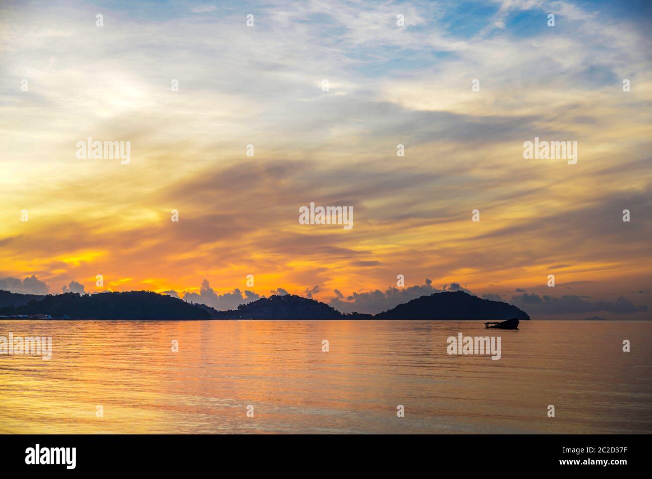 Sea sunset or sunrise with colorful of sky and cloud with sunlight in ...