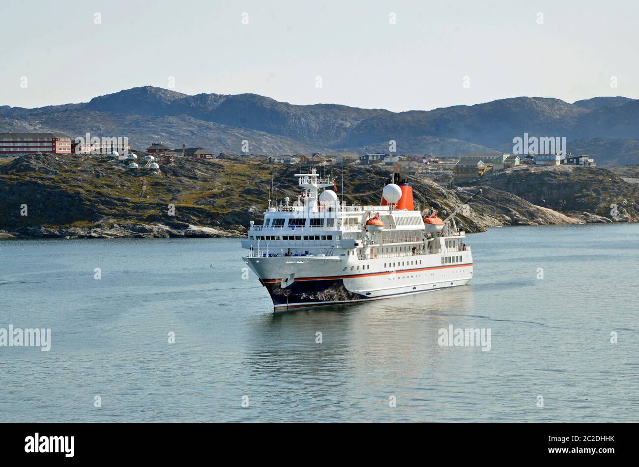 Kreuzfahrtschiff in der Diskobucht, Ilulissat, Fischerhafen von Sisimiut, Grönland Stock Photo