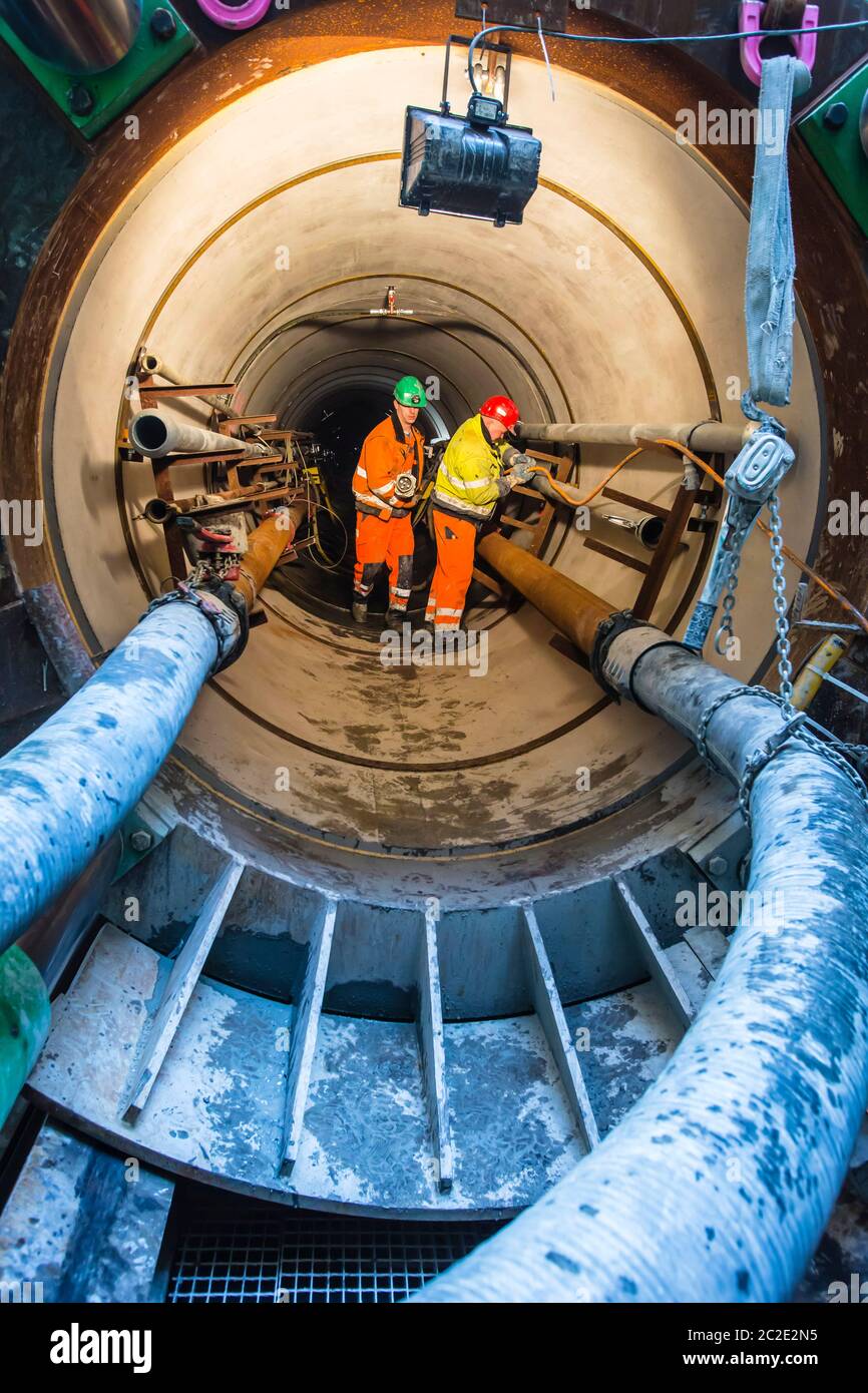 Gelsenkirchen, Ruhr Area, North Rhine-Westphalia, Germany - Emscher conversion, new construction of the Emscher sewer AKE, pipe replacement during tun Stock Photo