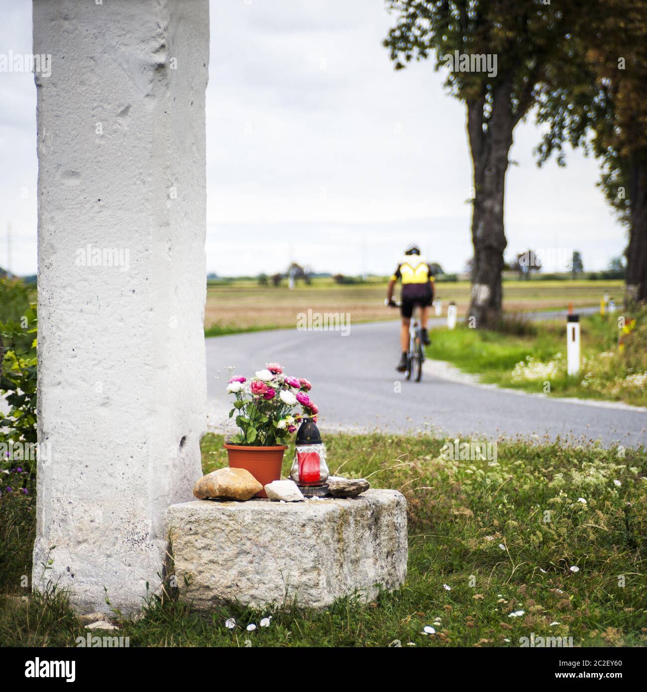 Passing cyclist hires stock photography and images Alamy