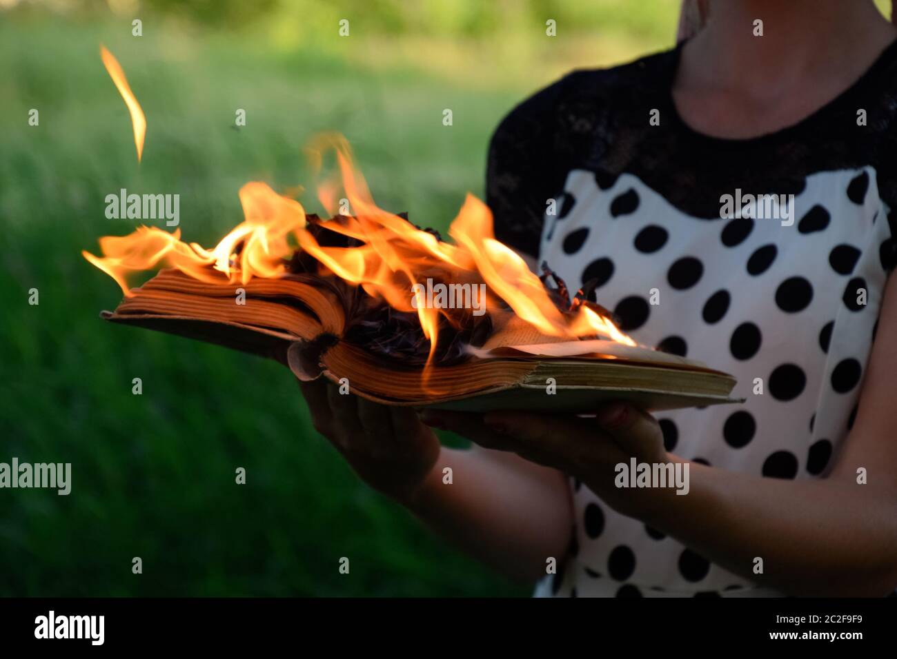 Inquisition Burning High Resolution Stock Photography and Images Alamy