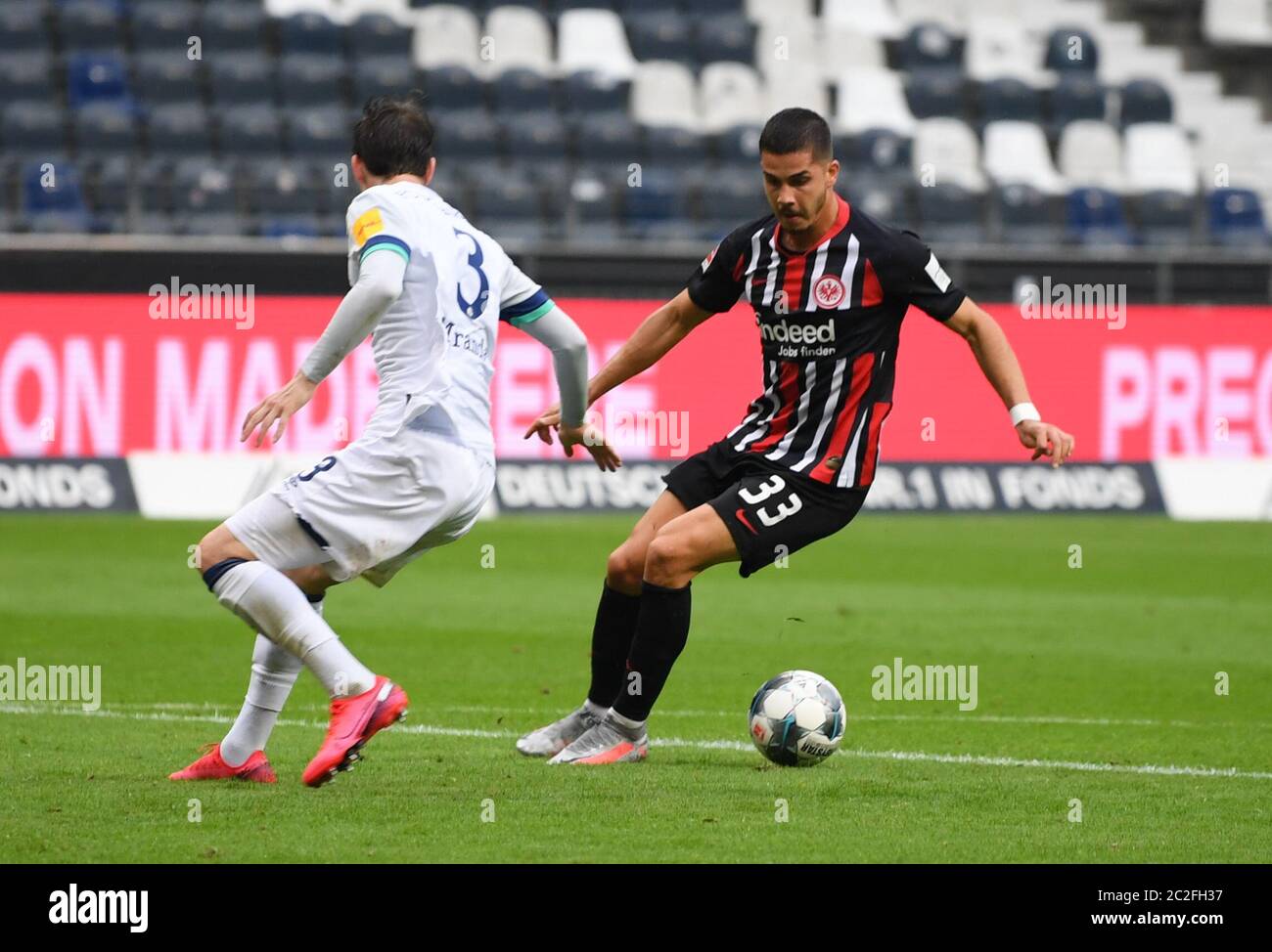 17 June Hessen Frankfurt Main Soccer Bundesliga Eintracht Frankfurt Fc Schalke 04 32nd Matchday Commerzbank Arena Frankfurt S Andre Silva R Is On His Way To The Goal For A 1 0 Win