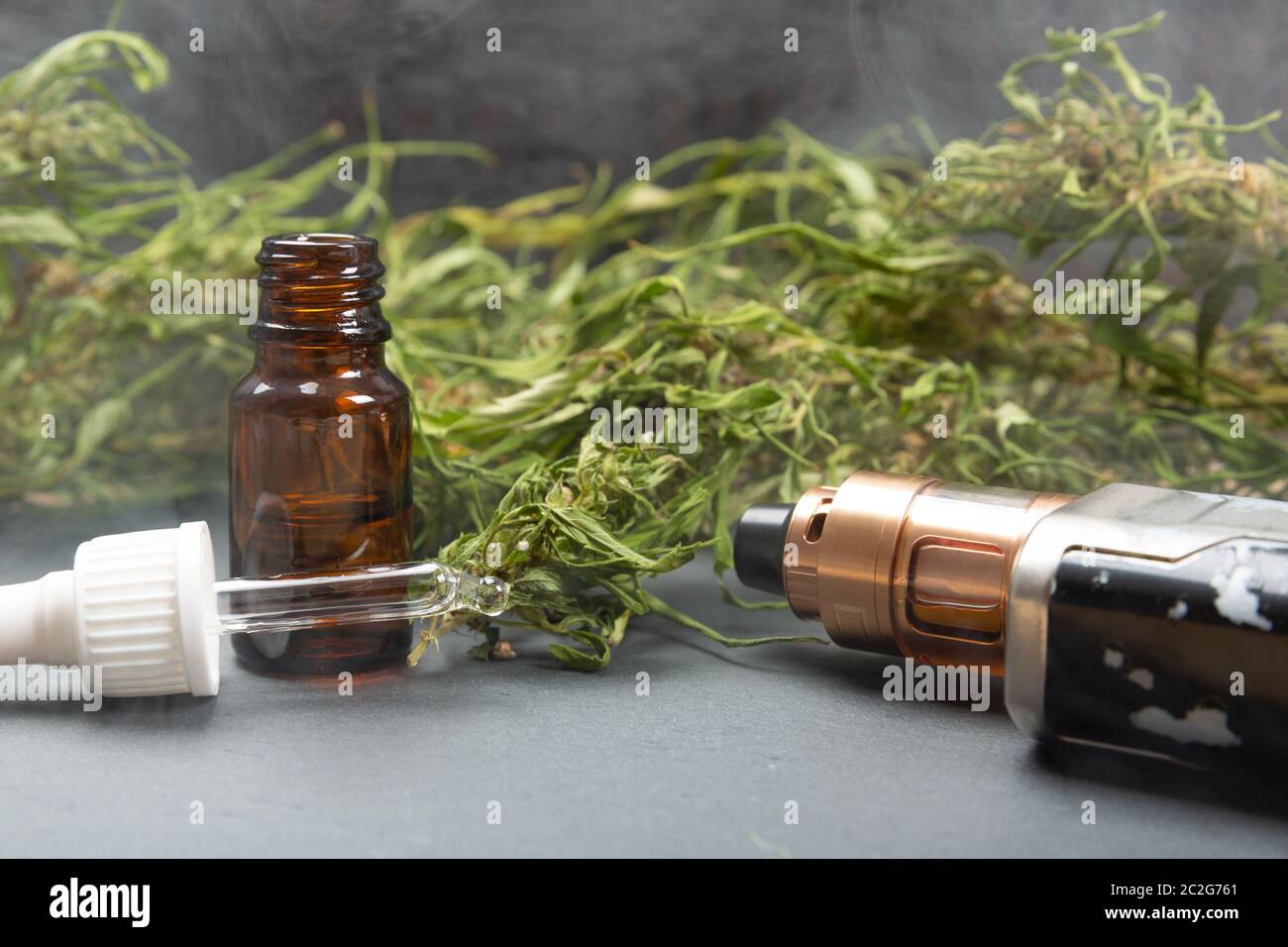 elfbar nachfüll pod läuft aus Vape pen hi-res stock photography and images
