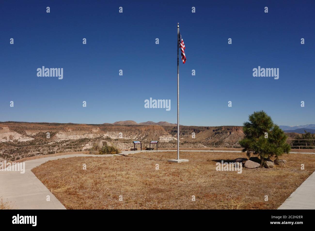 Veterans’ Memorial Scenic Overlook in Kasha-Katuwe Tent Rocks National Monument, New Mexico Stock Photo