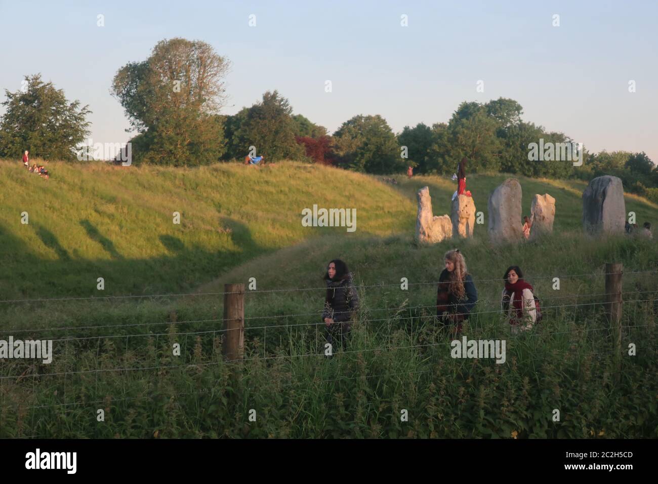 Avebury Stone Circle Summer Solstice Wiltshire England UK Stock avebury-stone-circle-summer-solstice-wiltshire-england-uk-stock