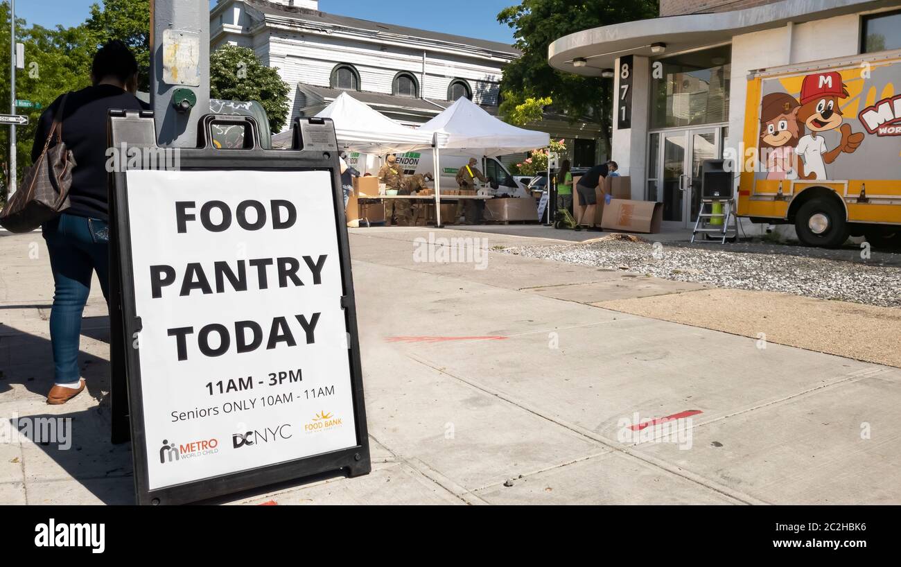 Pop Up food pantry in NYC during covid-19 Stock Photo