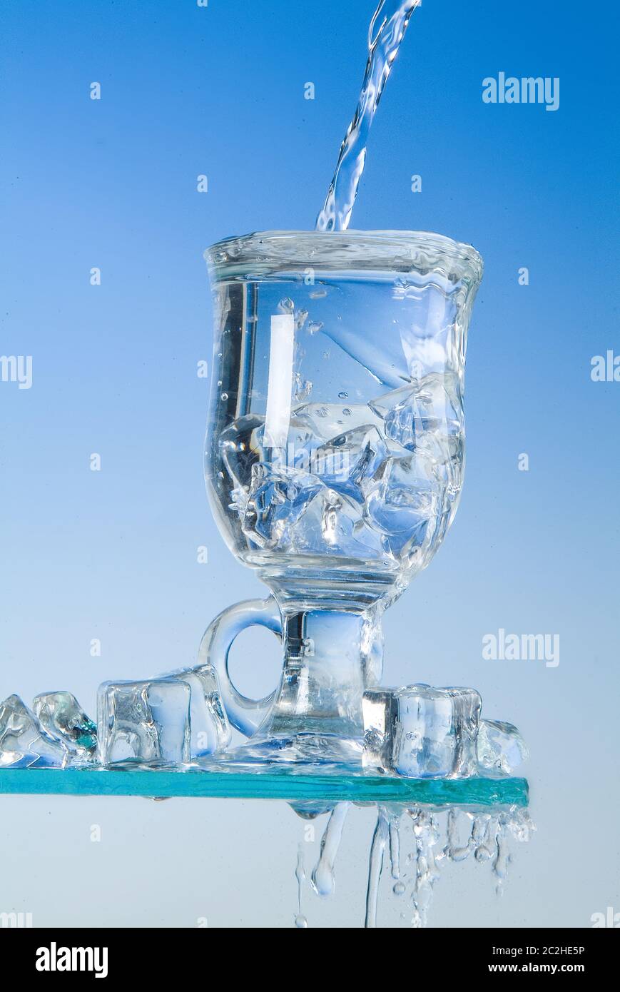 Pouring refreshing soda water hi-res stock photography and images - Alamy