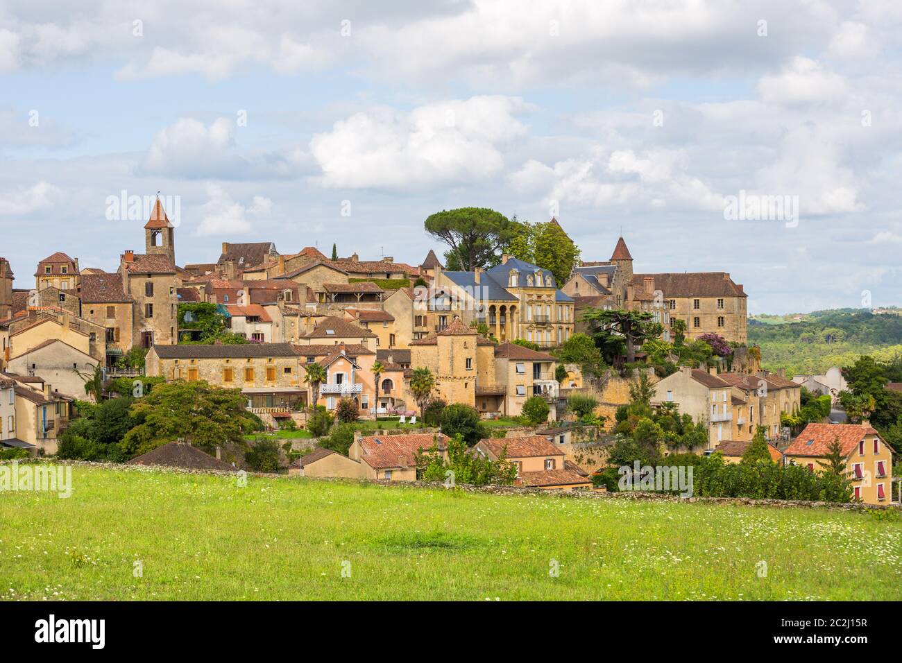 view-of-belves-a-beautiful-medieval-village-in-dordogne-france-stock