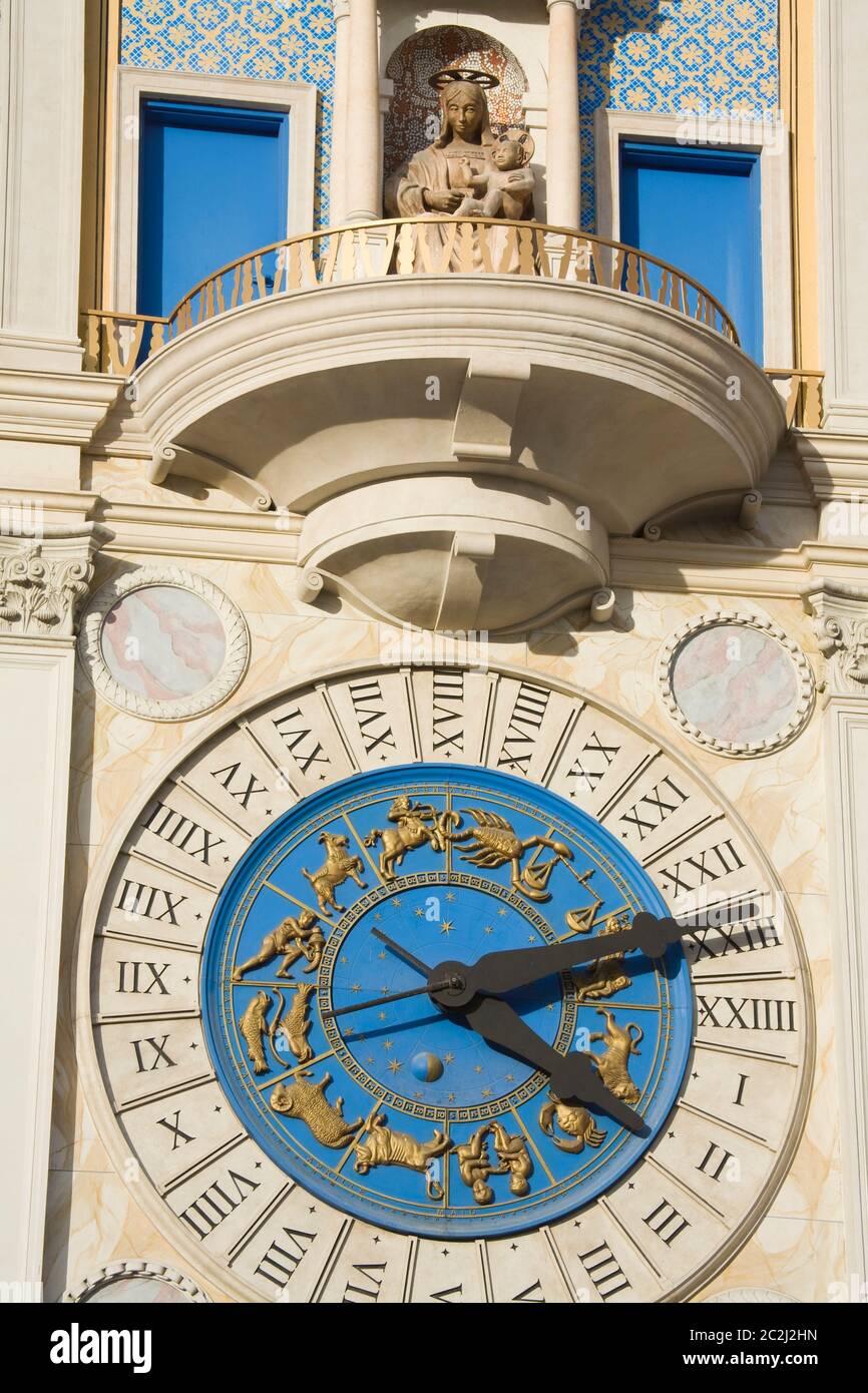 Clock on the Venetian Casino, Las Vegas, Nevada, USA Stock Photo - Alamy