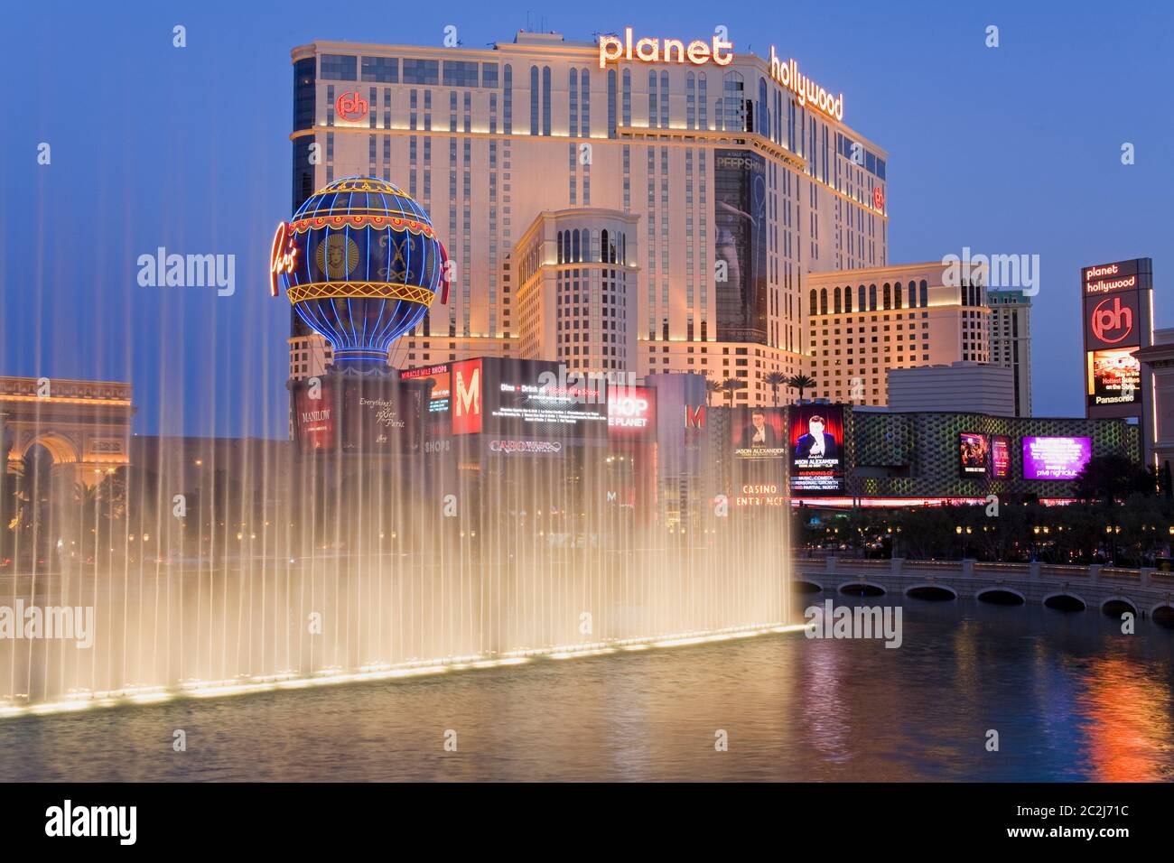 Shops and fountains hires stock photography and images Alamy