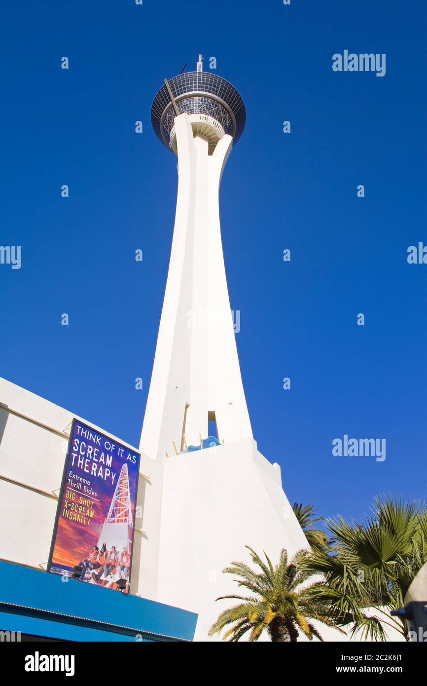 Thrill ride Big Shot on top of the Las Vegas Stratosphere tower (1149  ft/350m), the tallest freestanding observation tower of the US Stock Photo  - Alamy