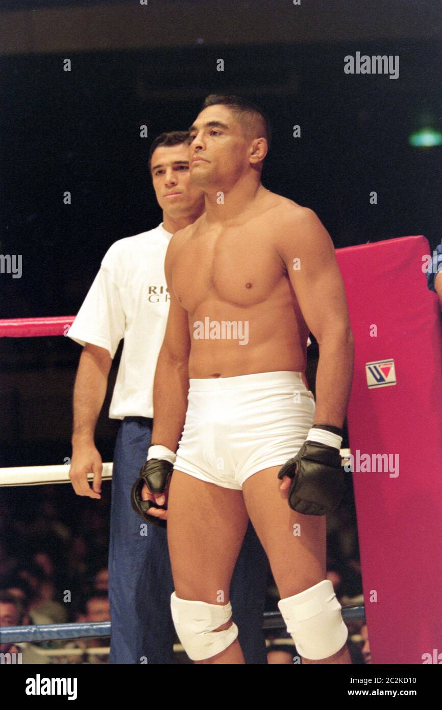 Tokyo, Japan. 20th Apr, 1995. Rickson Gracie MMA : Vale Tudo Japan at Nippon Budokan in Tokyo, Japan . Credit: Yukio Hiraku/AFLO/Alamy Live News