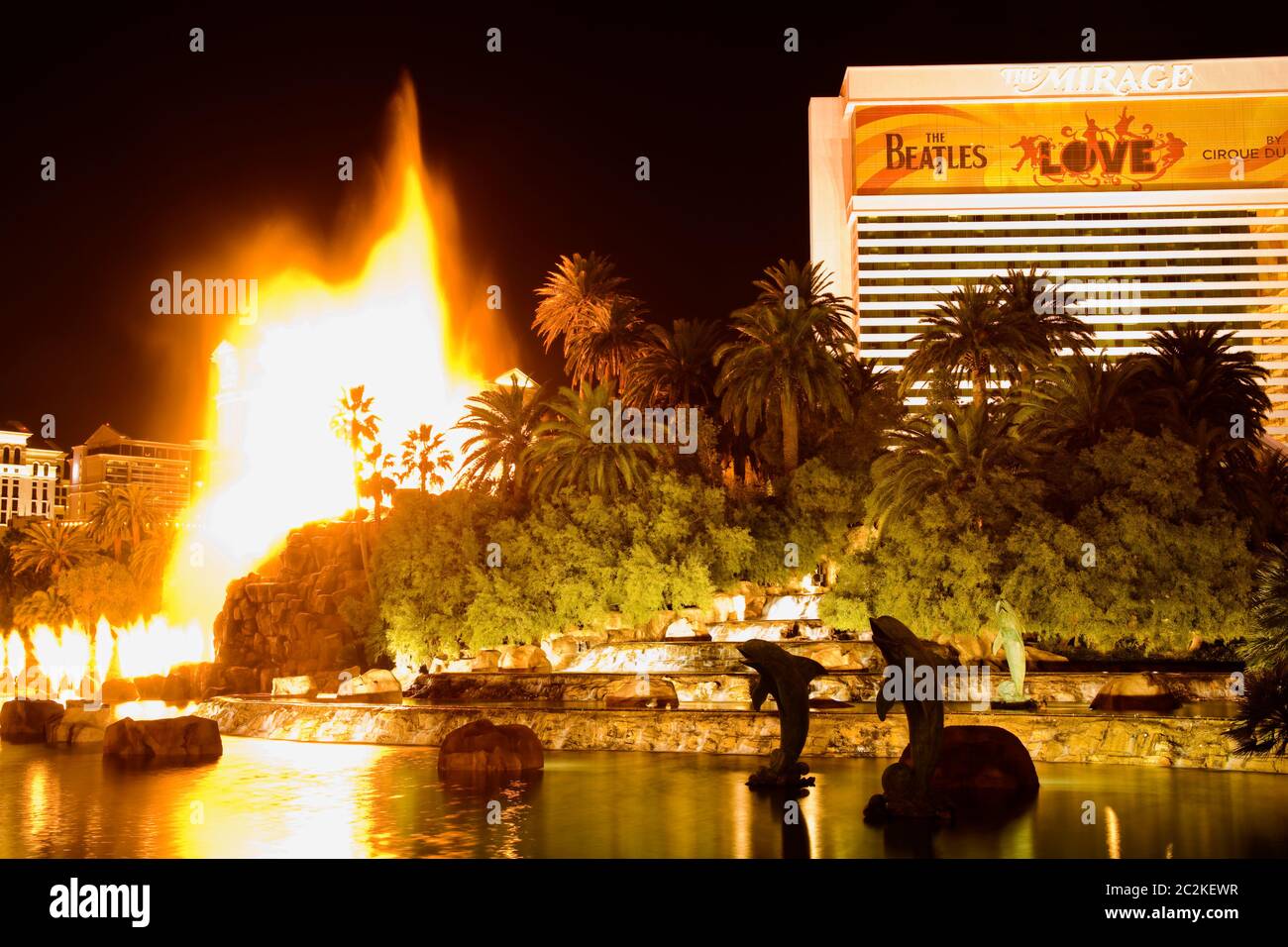 The mirage las vegas volcano hires stock photography and images Alamy