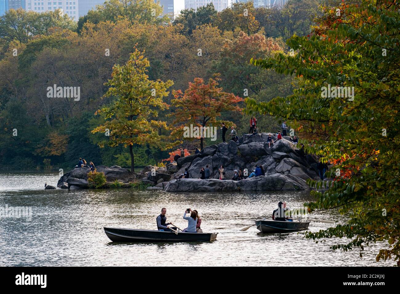 Fall foliage color of Central Park in Manhattan Stock Photo - Alamy