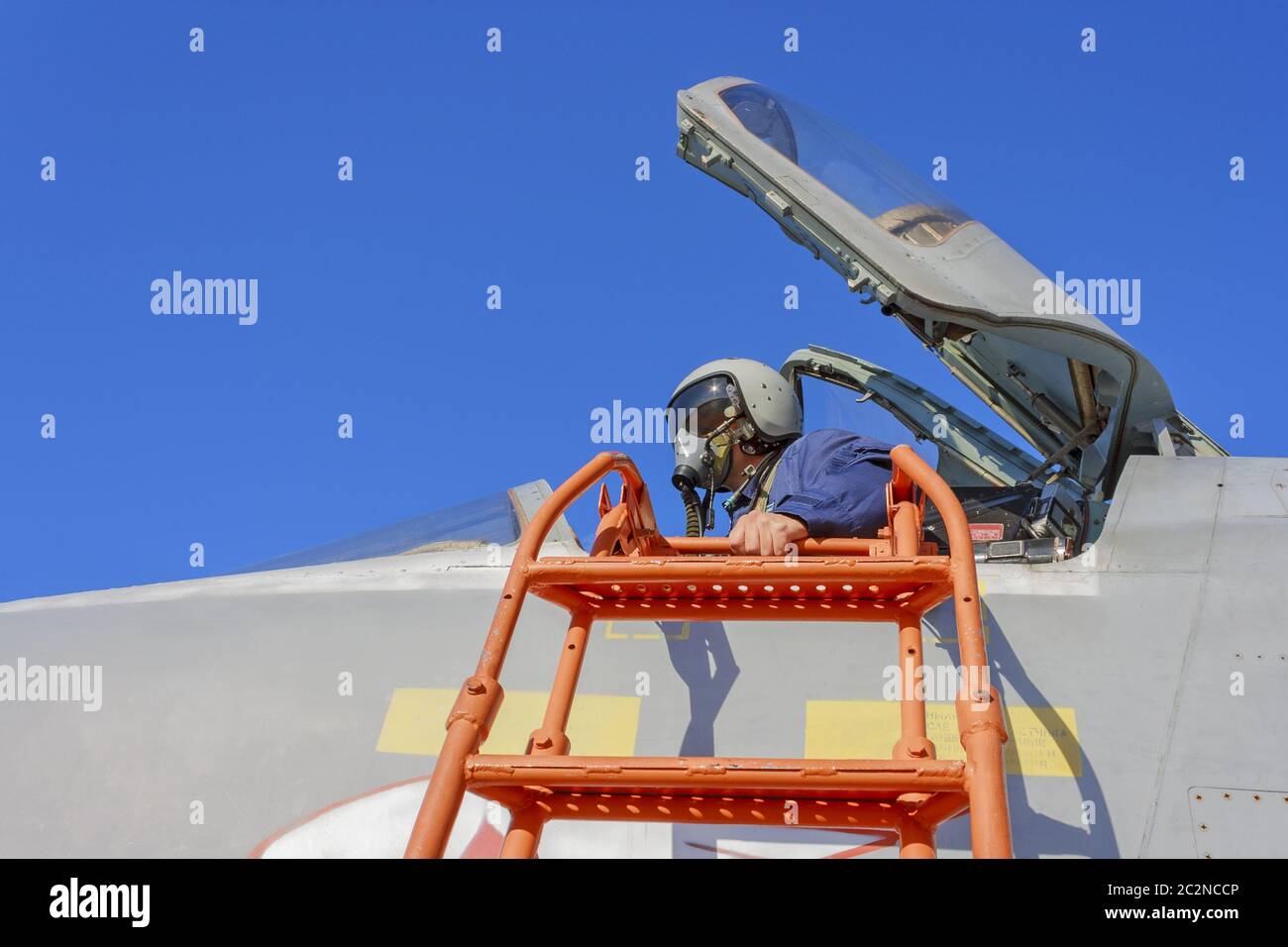 Cockpit military aircraft hi-res stock photography and images - Alamy