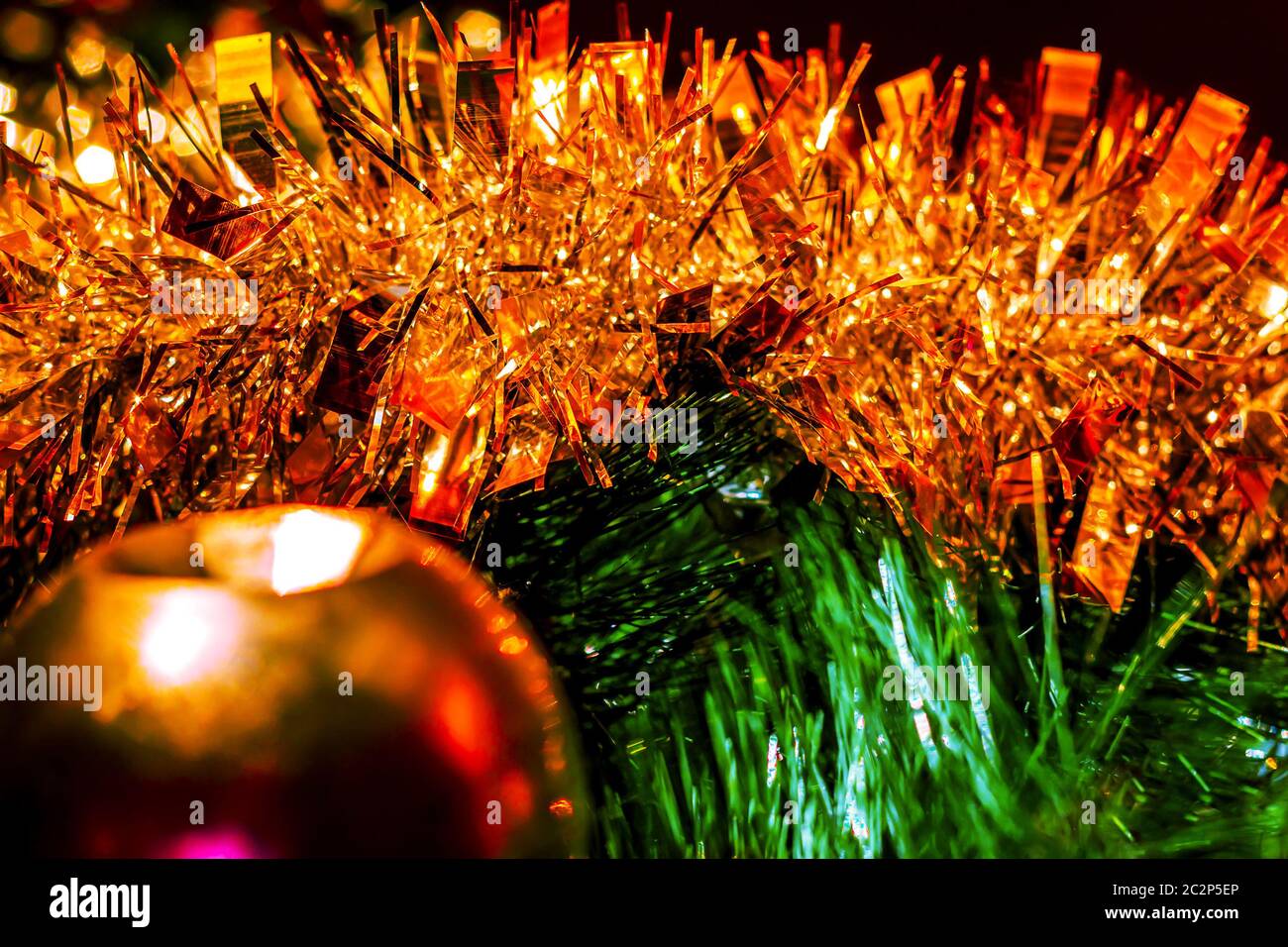 Tinsel tree hi-res stock photography and images - Alamy