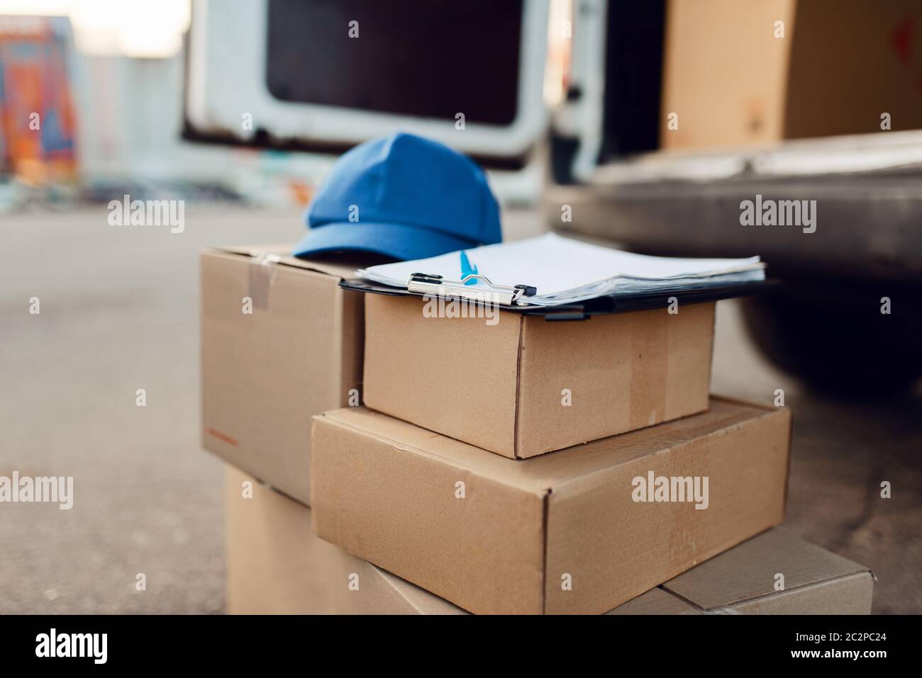 Boxes For Transport High Resolution Stock Photography and Images Alamy