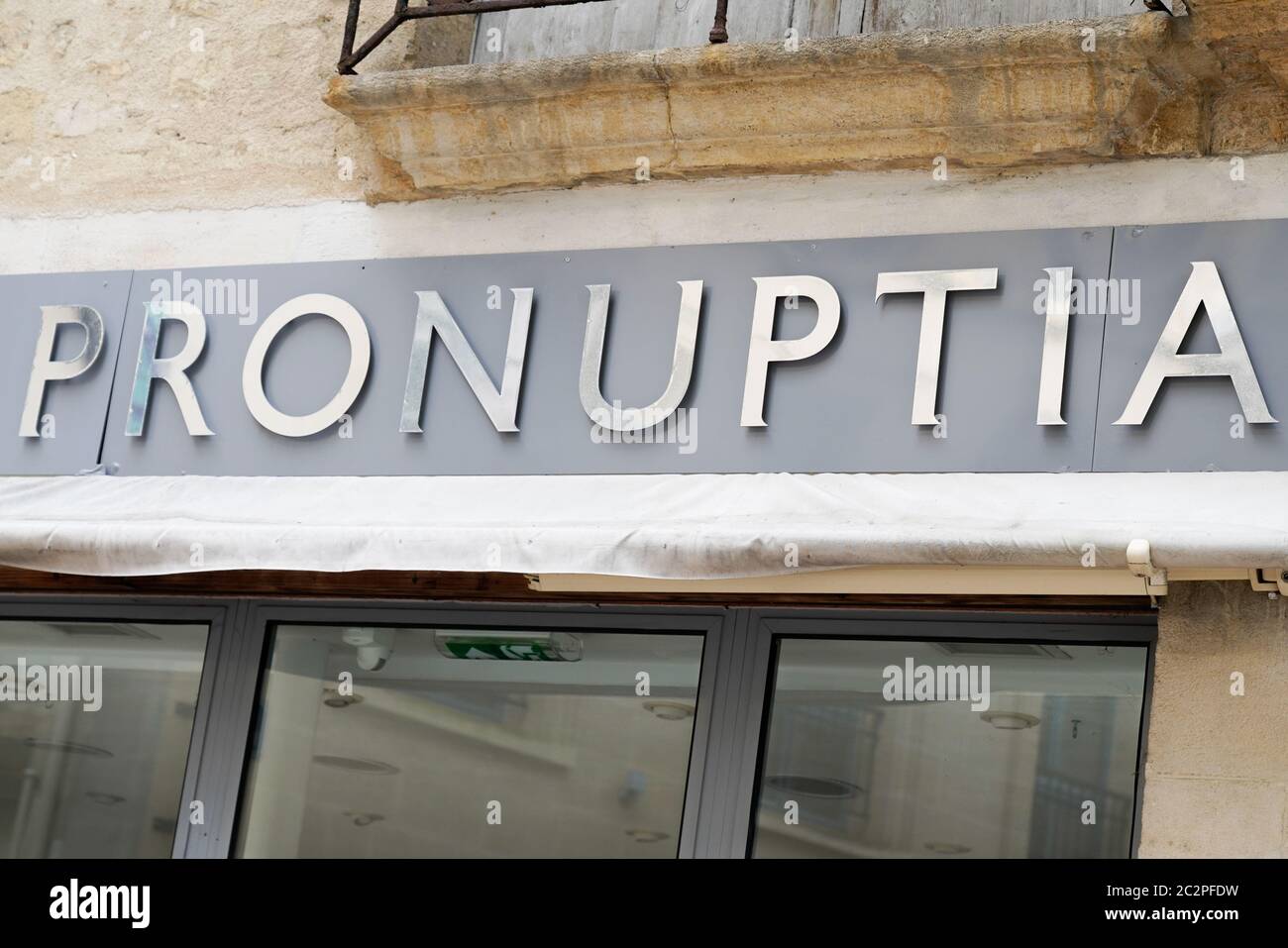 Pronuptia hi res stock photography and images Alamy