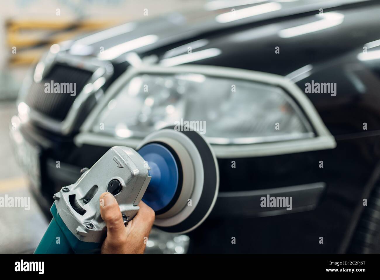 Auto detailing hi-res stock photography and images - Page 3 - Alamy