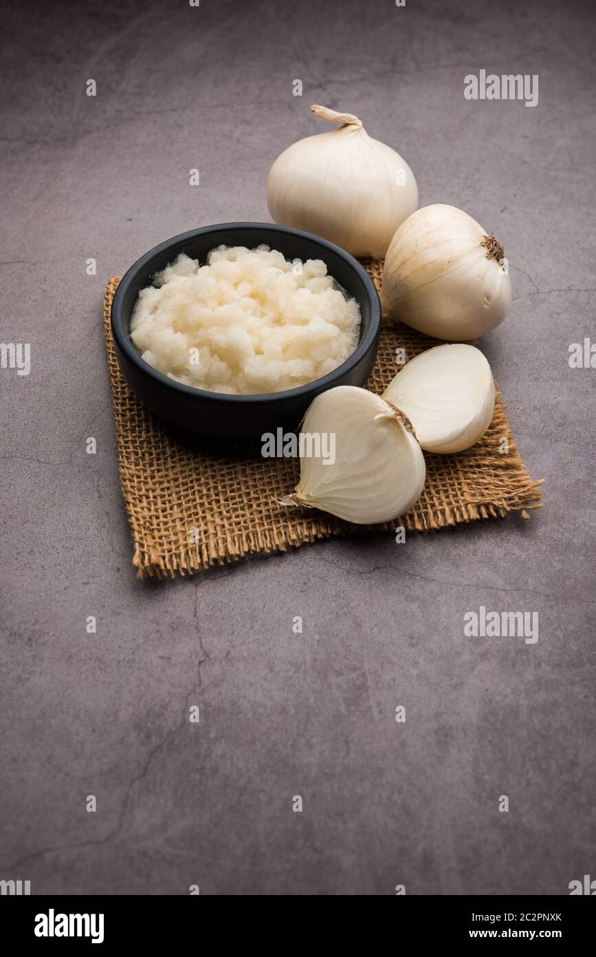 White Onion Puree or Safed Pyaj ka Paste, important food ingradient