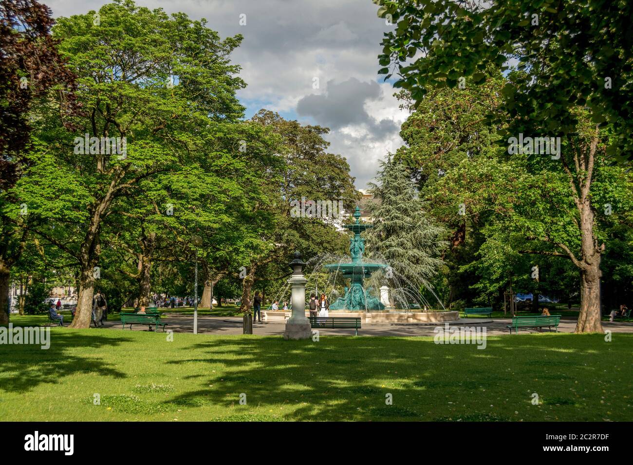Fountain public garden in hi-res stock photography and images - Alamy