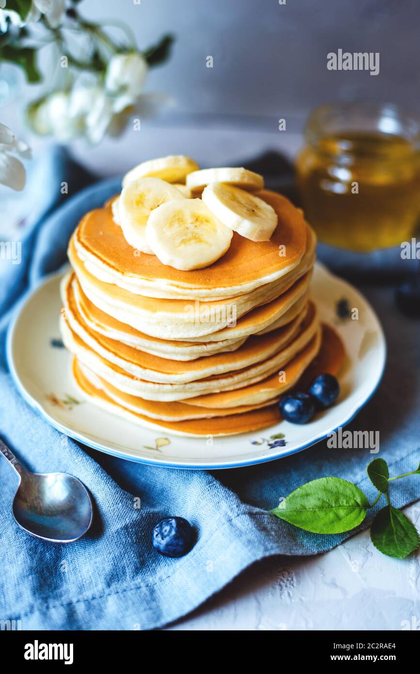 Pancakes blueberry banana sauce hi-res stock photography and images - Alamy