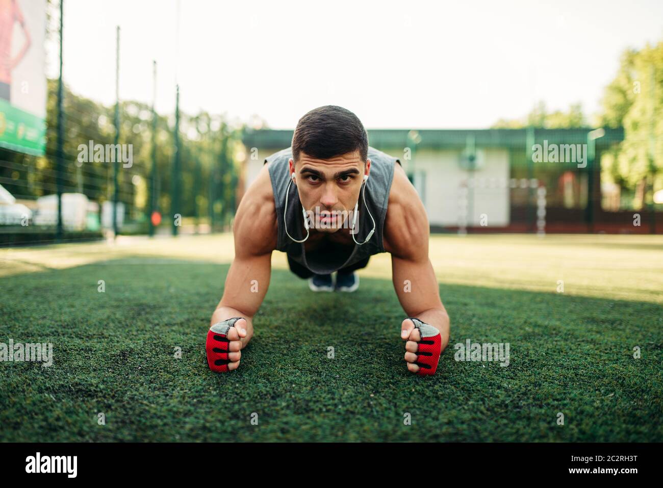 Push up sun man gym hi-res stock photography and images - Alamy