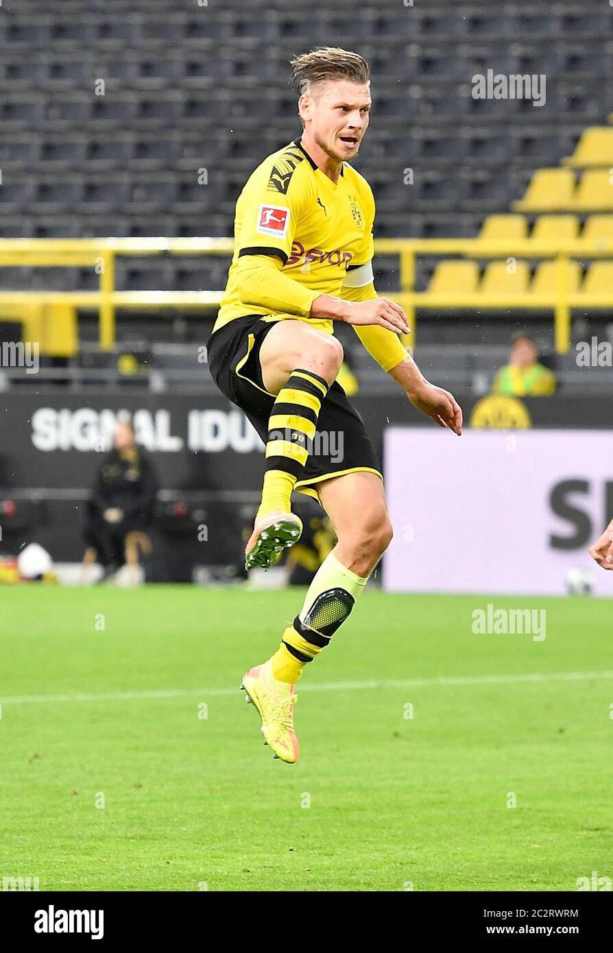 Dortmund, Germany, 17th June 2020, Lukasz PISZCZEK, BVB 26 at the  1.Bundesliga match BORUSSIA DORTMUND - 1.FSV MAINZ 05 in season 2019/2020  am matchday 32. BVB Foto: © Peter Schatz / Alamy