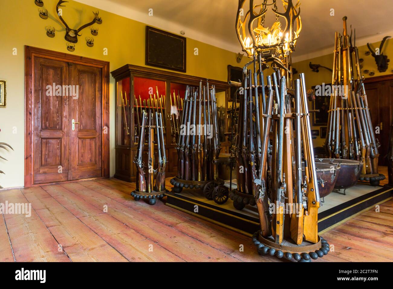 Room Old Rifles Ancient Armory Storage Europe Medieval European Guns Stock  Photo by ©Nomadsoul1 292694594
