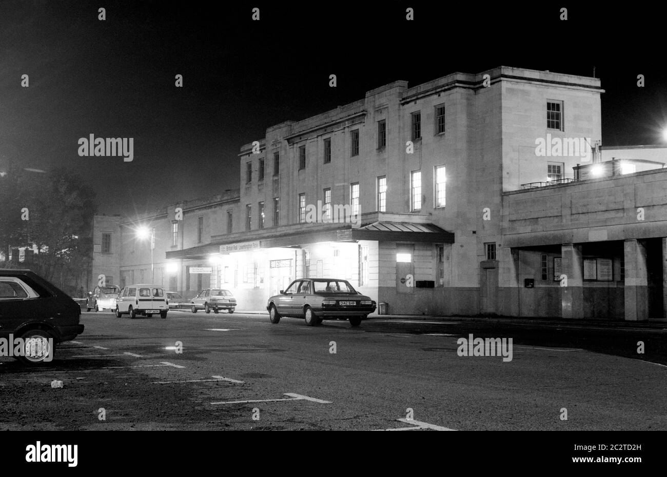 Leamington Spa railway station at night, Warwickshire, England, UK