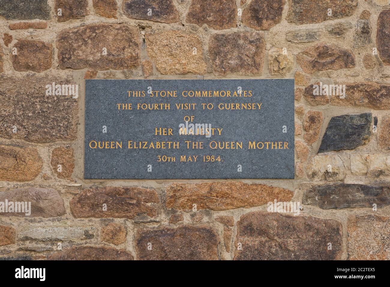 Dedication to Queen Elizabeth the Queen Mother commemorating the date of her fourth visit Stock Photo