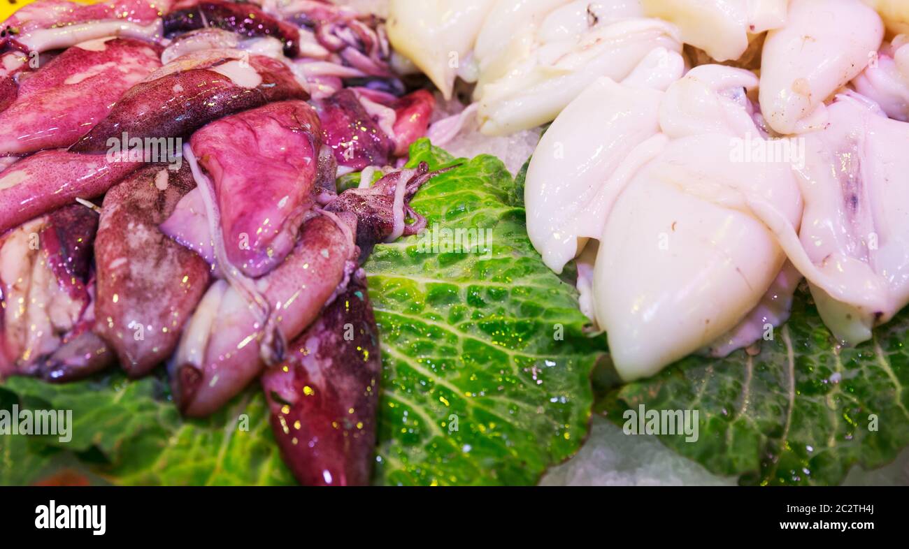 Fresh scallops in the market Stock Photo Alamy