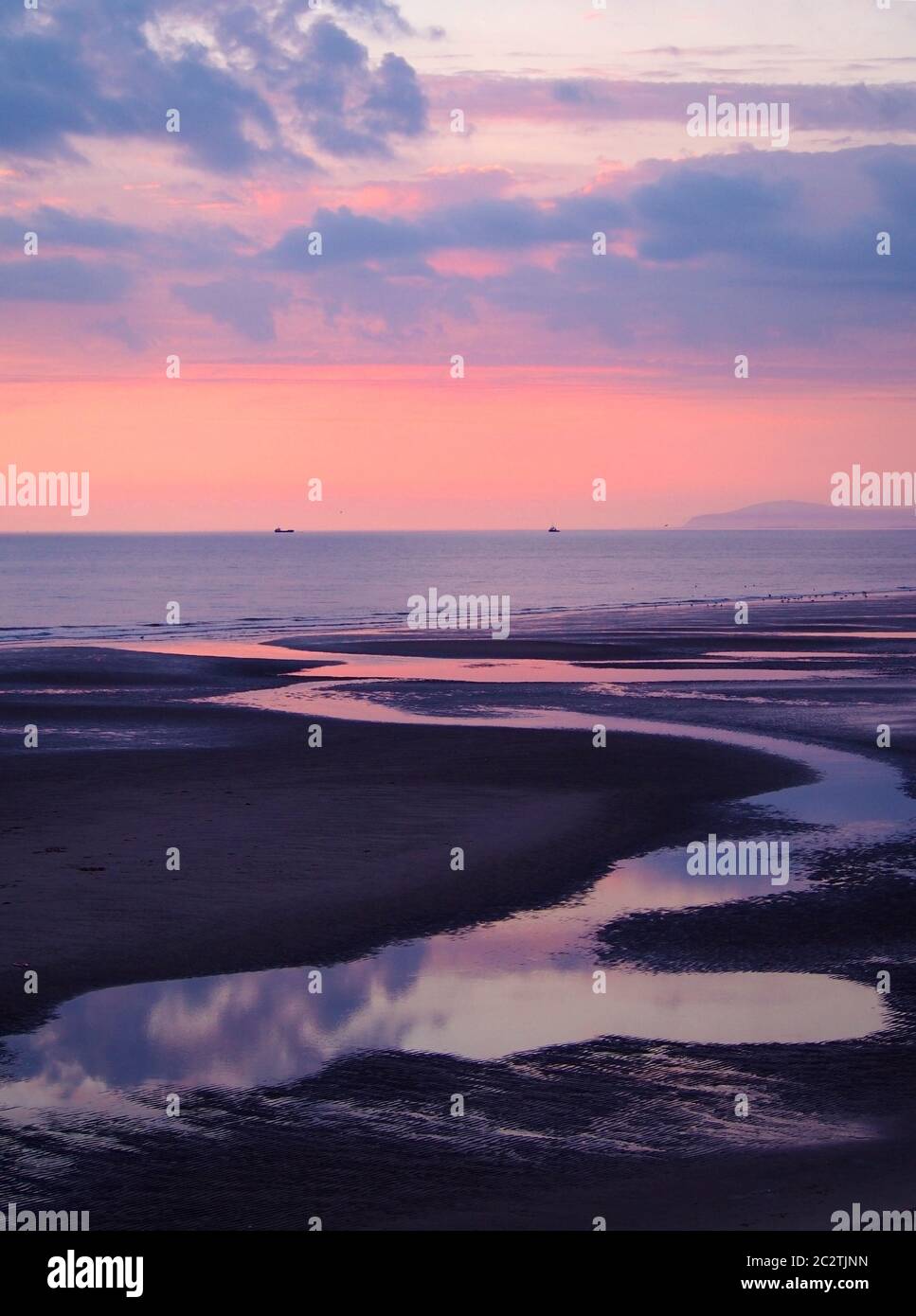 Dark blue sky sunset clouds hi-res stock photography and images - Alamy
