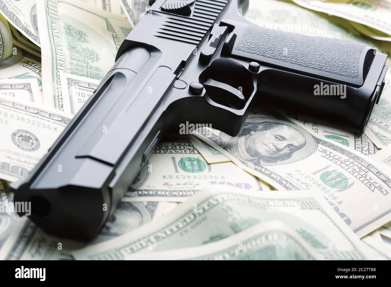 Desert eagle pistol hi-res stock photography and images - Alamy