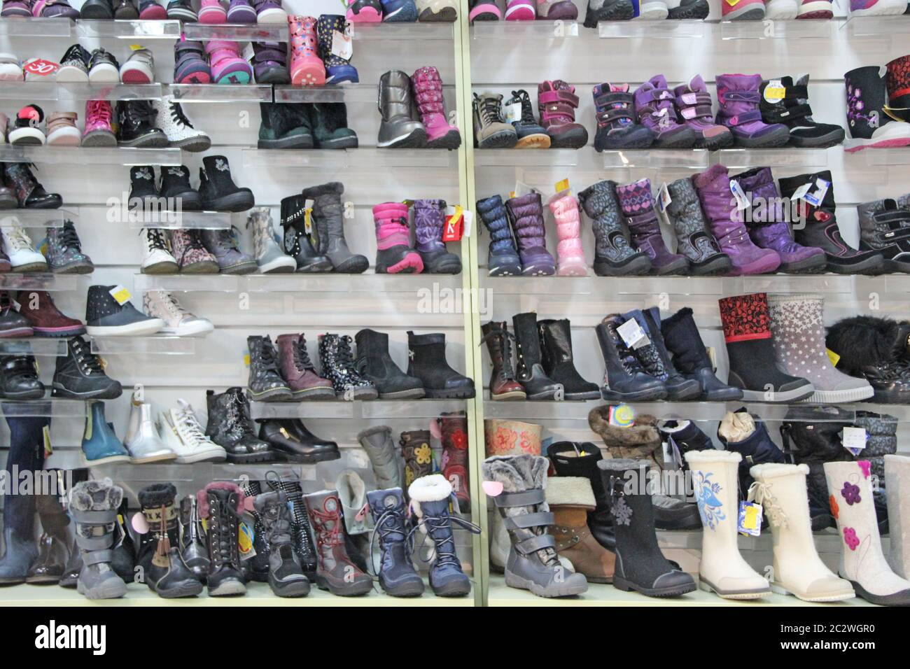 inexpensive shoe stores