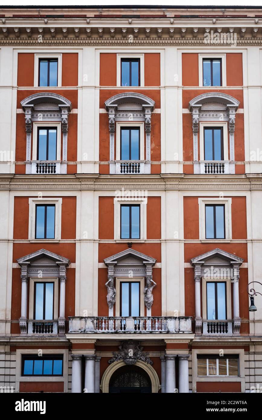 Mansion, typical mansion in the city of Rome, Italy Stock Photo - Alamy