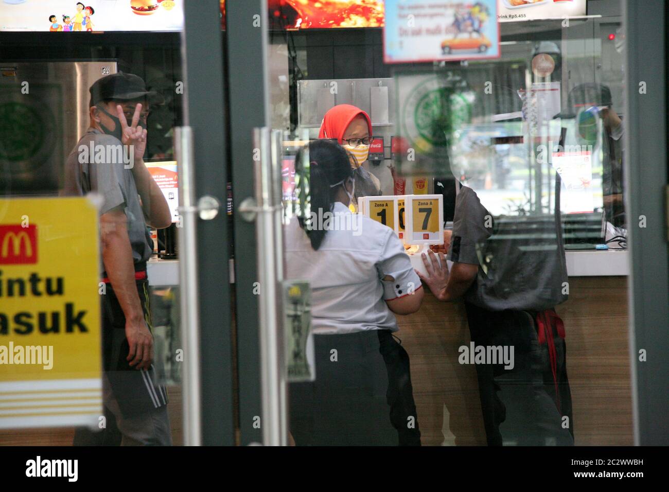 Mc donalds employees hires stock photography and images Alamy